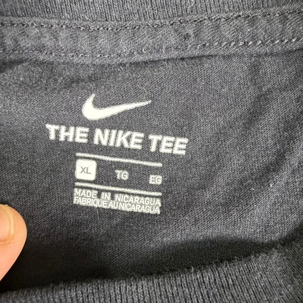 Nike T-Shirt Boys XL Greatest On Earth Graphic Black EUC